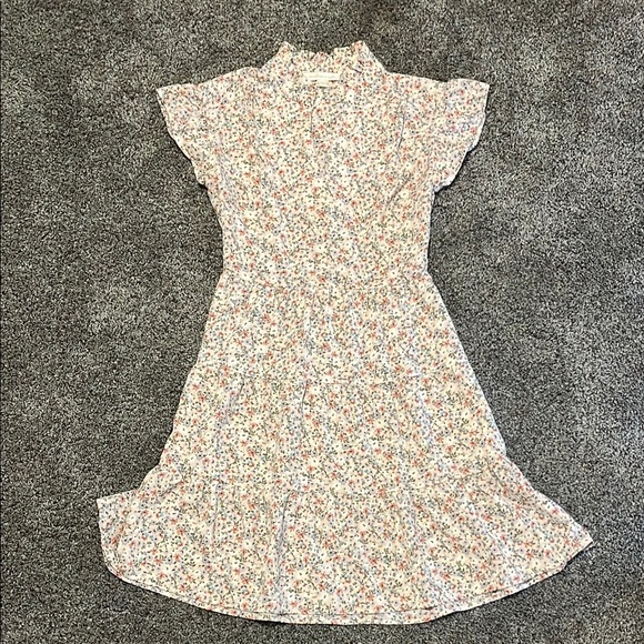 Modest Floral Short Sleeve Dress - Picture 1 of 15